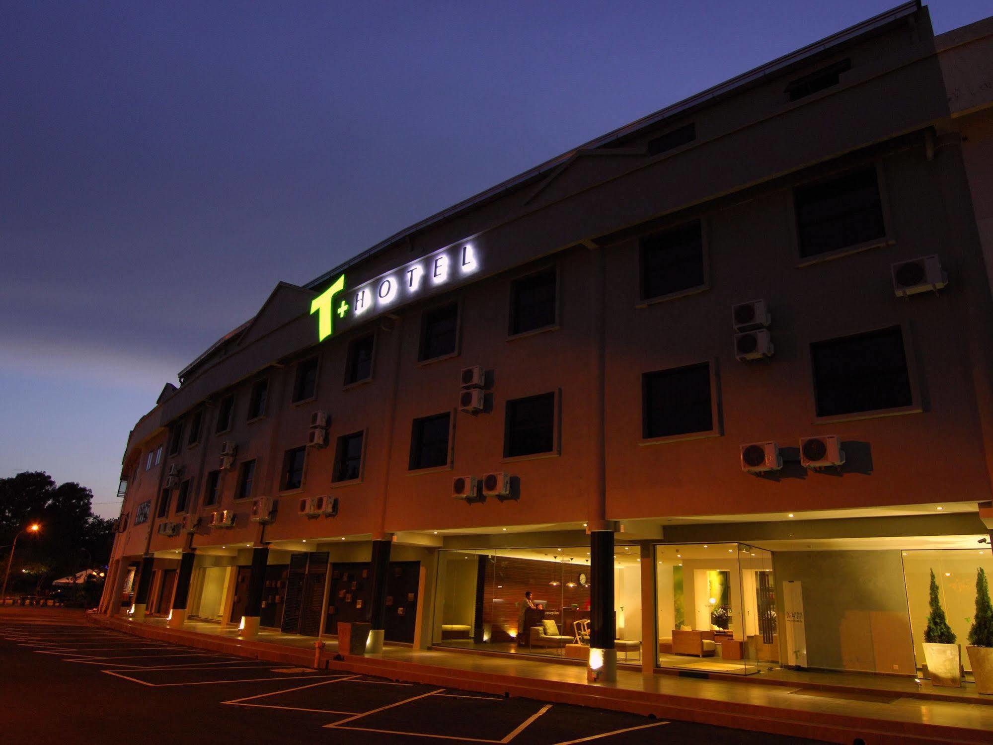 T+ Hotel Сунгай Петани Екстериор снимка